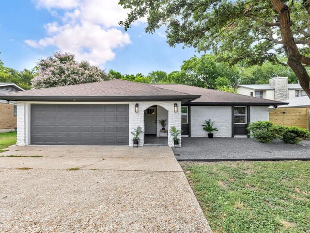 12507 Lamplight Village Ave