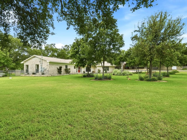 126 E Esparada DR