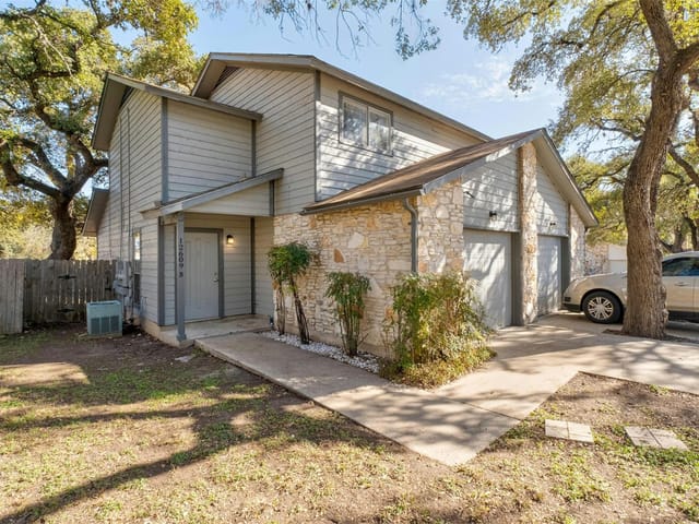 12609 Tree Line Dr
