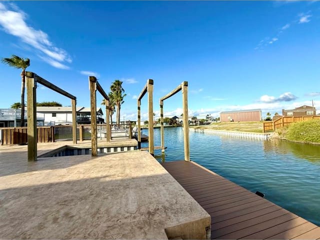 127 Copano Cove RD