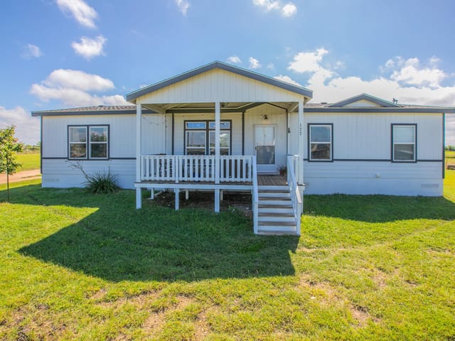 127 Dockal DR