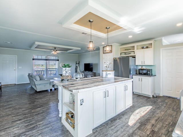 127 Dockal DR