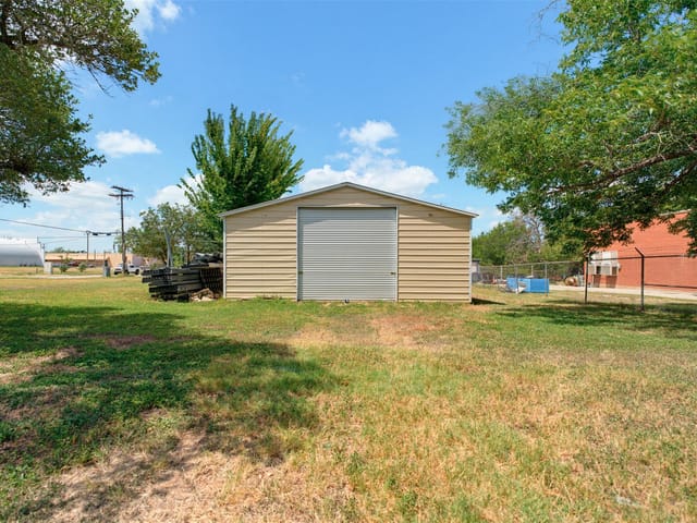 127 E Davilla Ave