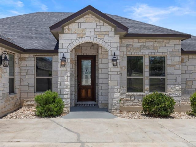 127 Medlar Dr