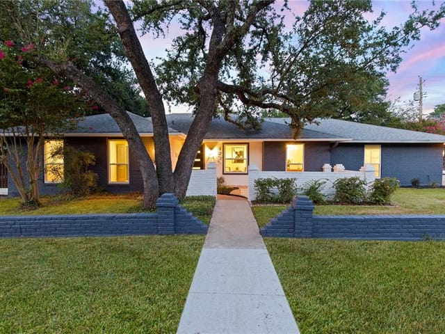 12701 Parkland Dr