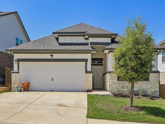 12704 Bloomington Dr