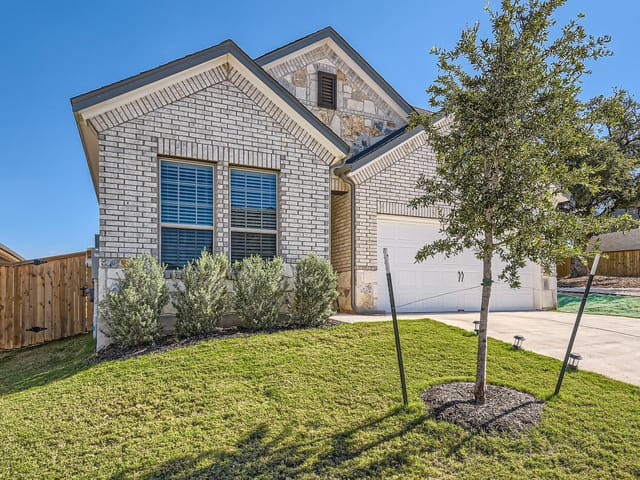 12707 Bloomington Dr