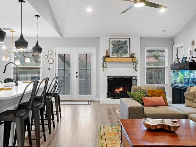 12708 Rhea Ct