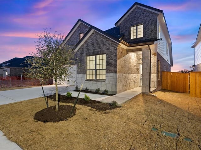 12716 Bloomington Dr