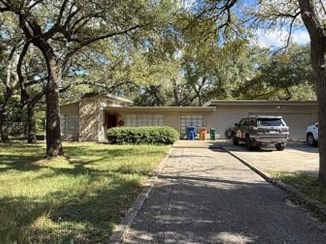 12719 Dakota LN