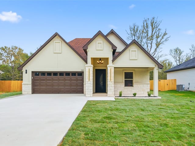 128 E Pauwela Ln