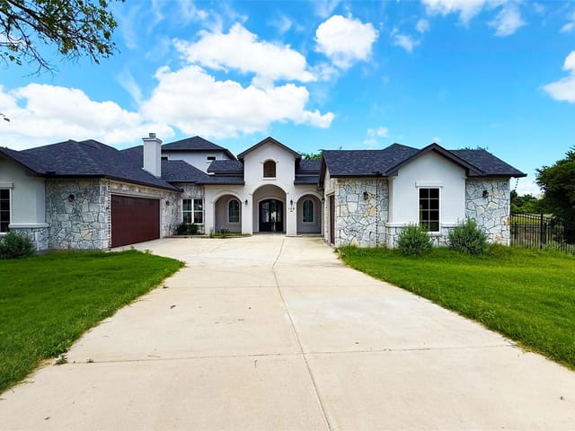 128  Gloria Blvd