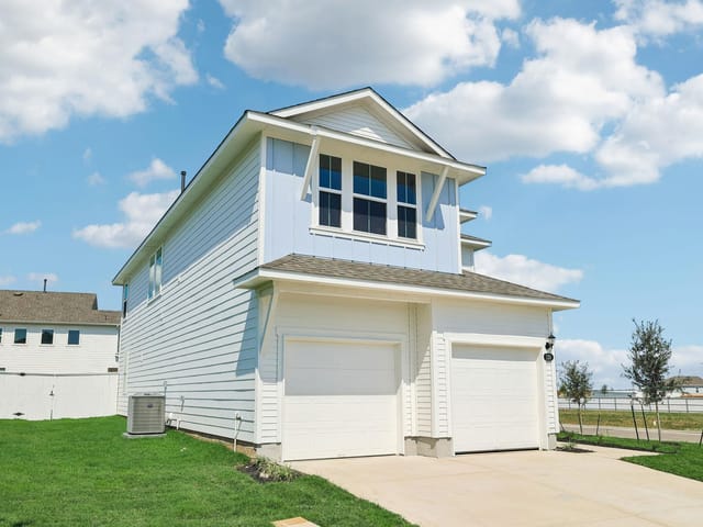 128 Honeybee LN