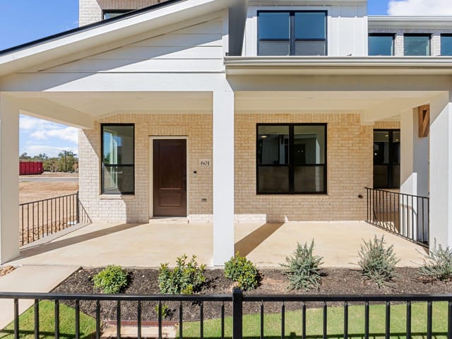 1280 E Main St Unit #601