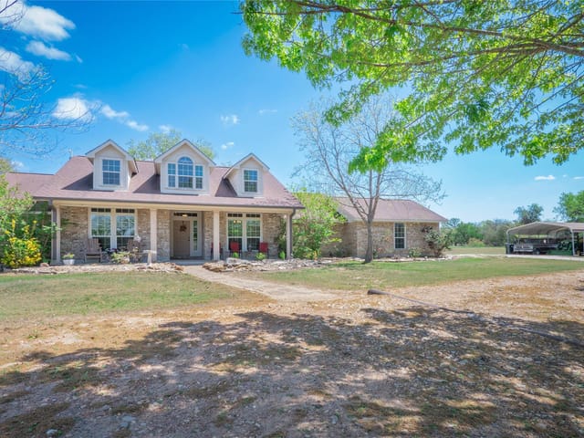 1281 Private Road 7037