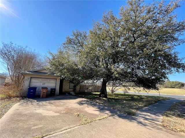 12812 Heinemann Dr