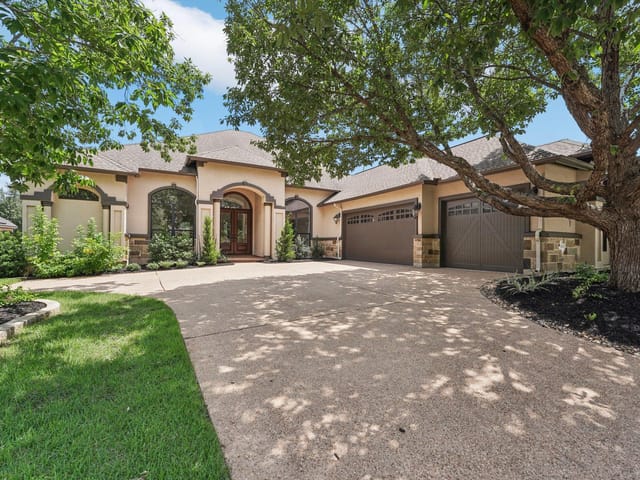 12813 Wooded Lake Ct
