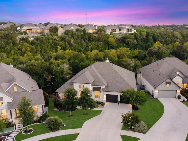129 Hollytree CT