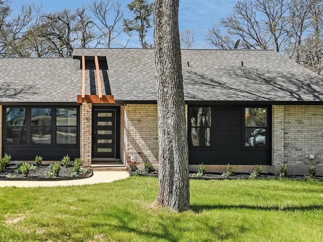 12902 Dakota Ln