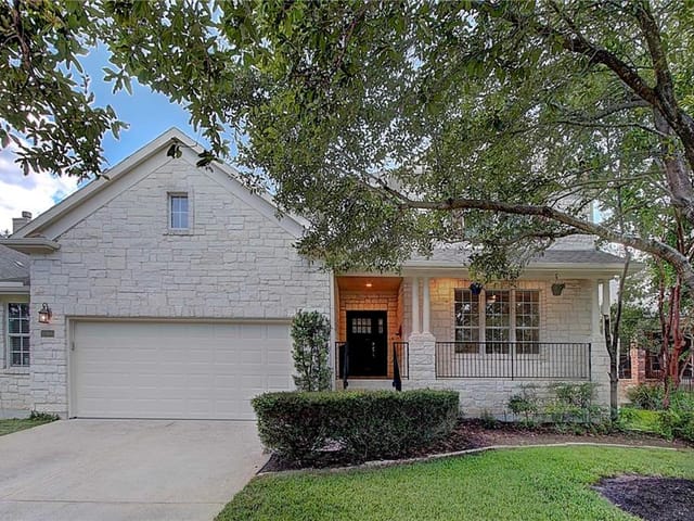 12905 Majestic Oaks Dr
