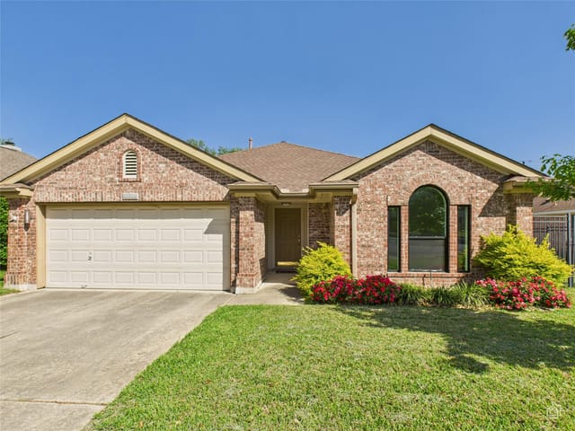12916 Hunters Chase Dr