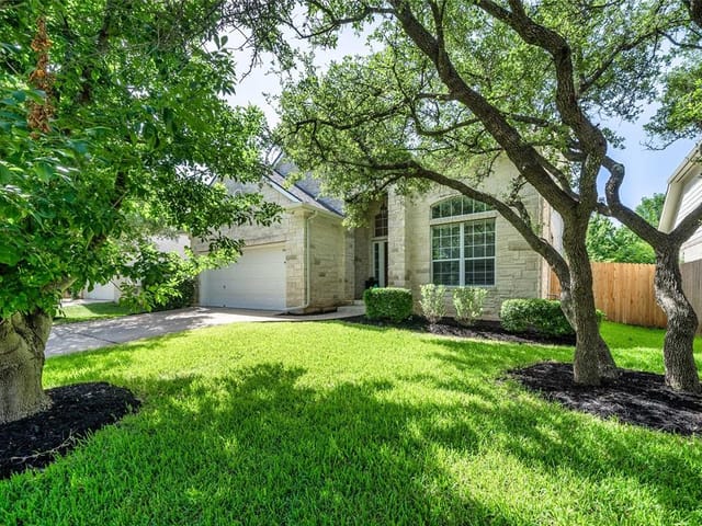 12921 Majestic Oaks Dr