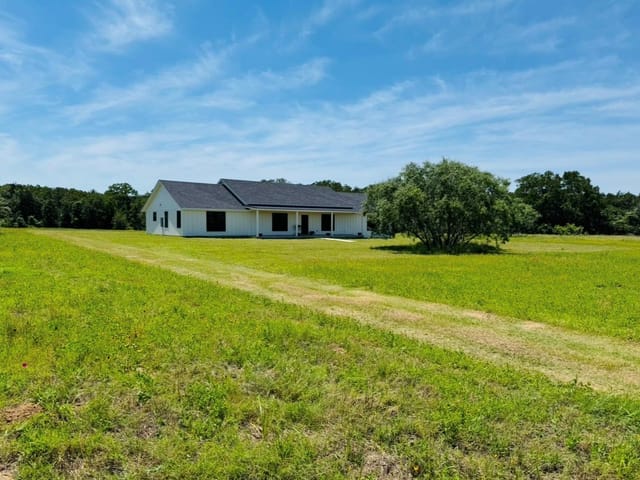 1294 Private Road 7037
