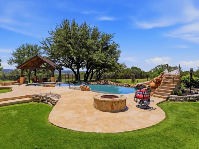 1298 Mystic PKWY