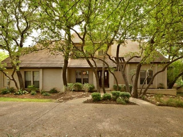 13 Ehrlich Rd