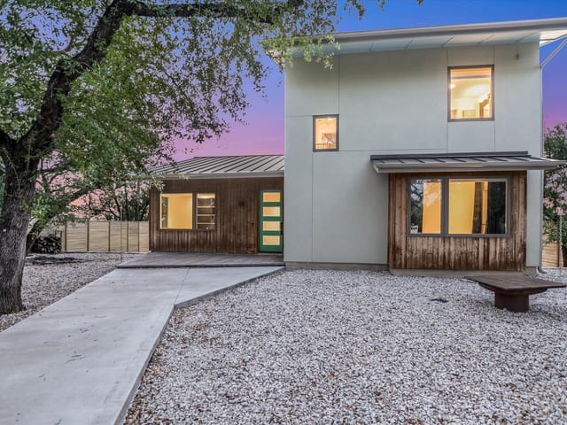 13 Meridian DR