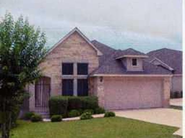 13 MUIRFIELD GREENS LN