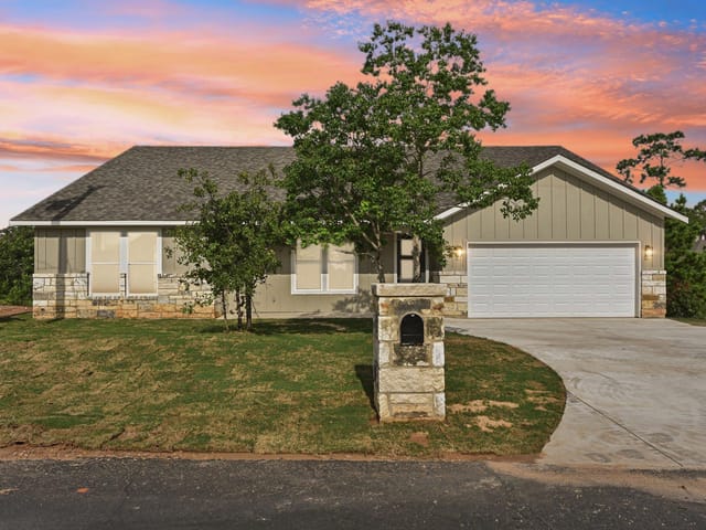 130 Mokalau Dr