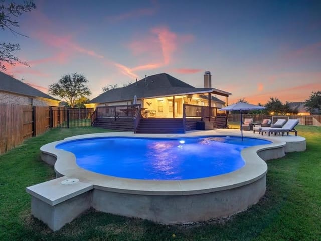 130 Newcastle Ct