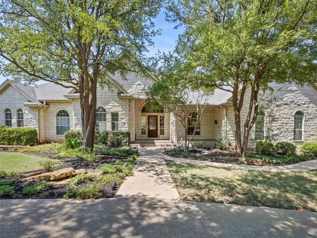 130 Sabine Dr