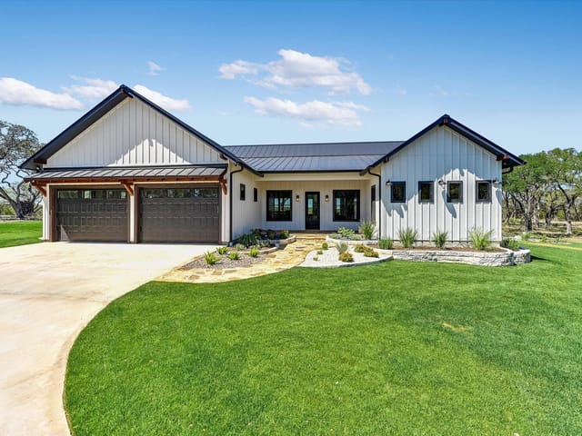 130 Thousand Oaks Loop