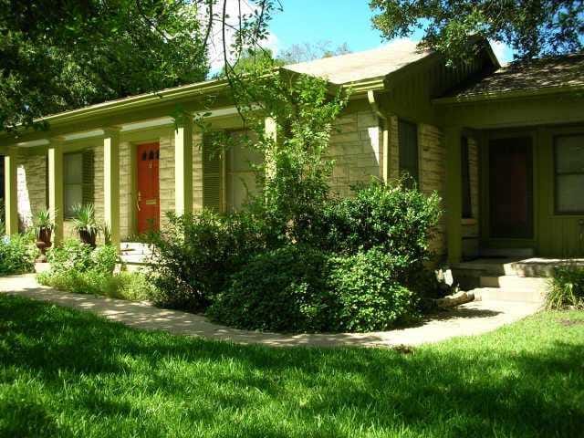 1300 Crestwood RD