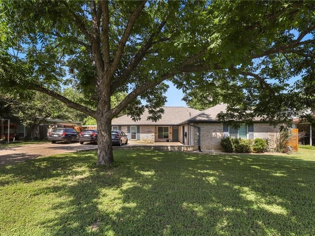 1300 Fairbanks Dr