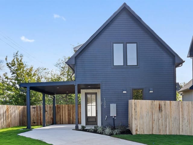 1300 Georgian Dr Unit #2
