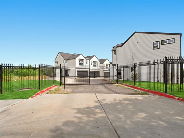 1300 Mckie DR Unit #33