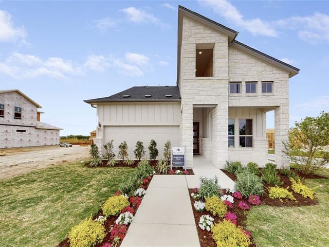 13000 Bloomington Dr