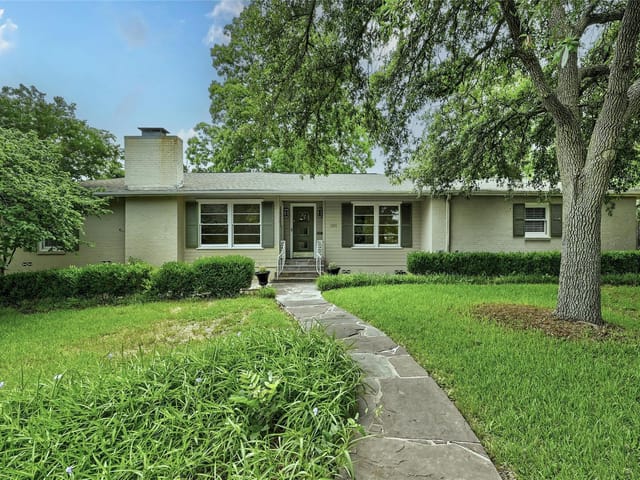 1301 Belmont Pkwy