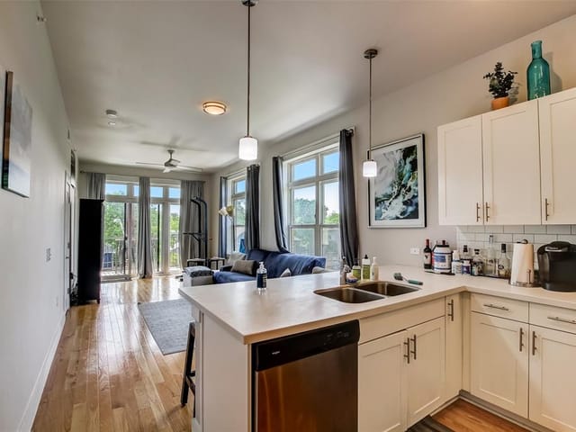 1301 Chicon St Unit #301
