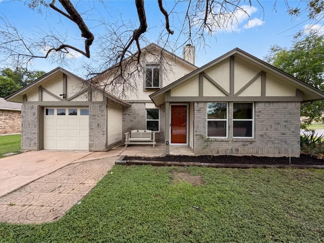 1301 Pitcairn DR