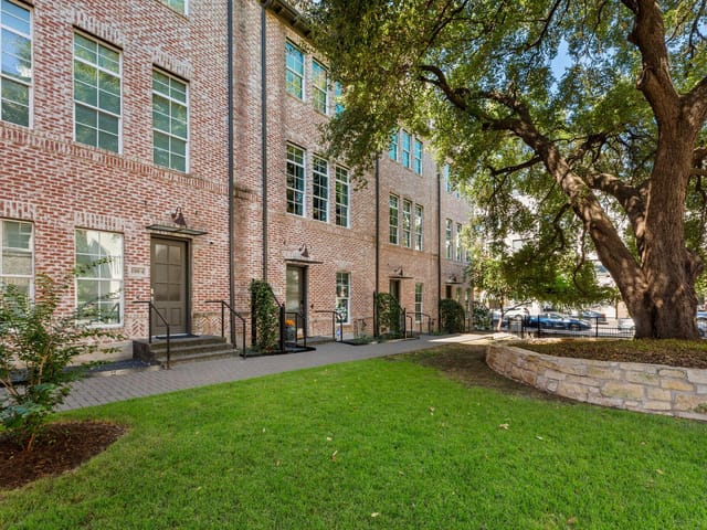 1301 Town Creek Dr Unit #2