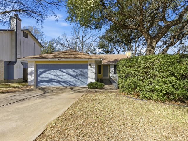 13016 Moorcroft Ln
