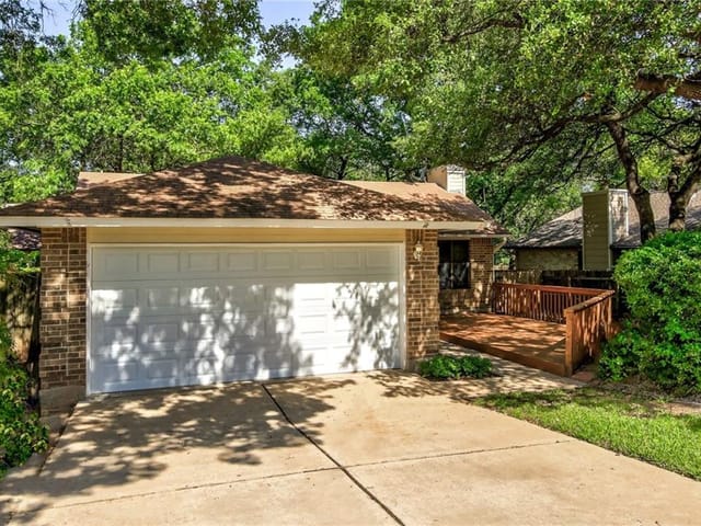 13016 Moorcroft Ln