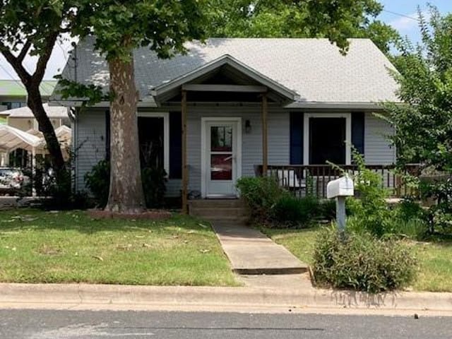 1302 Morgan LN