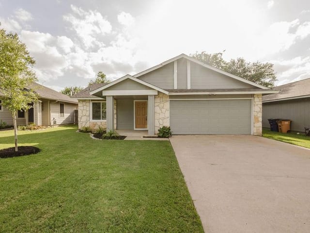 13022 Garfield Ln