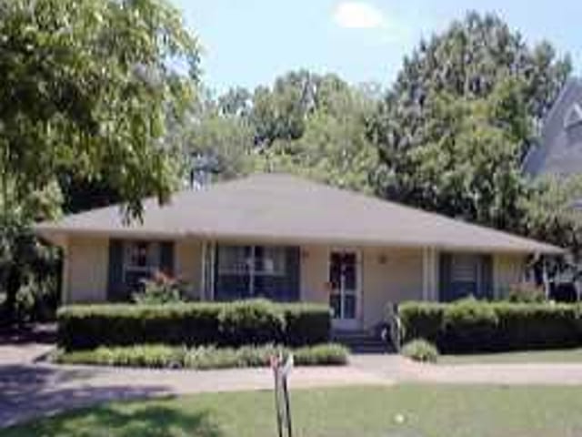 1303 WESTOVER RD