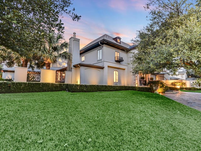 1304 Gaston Ave
